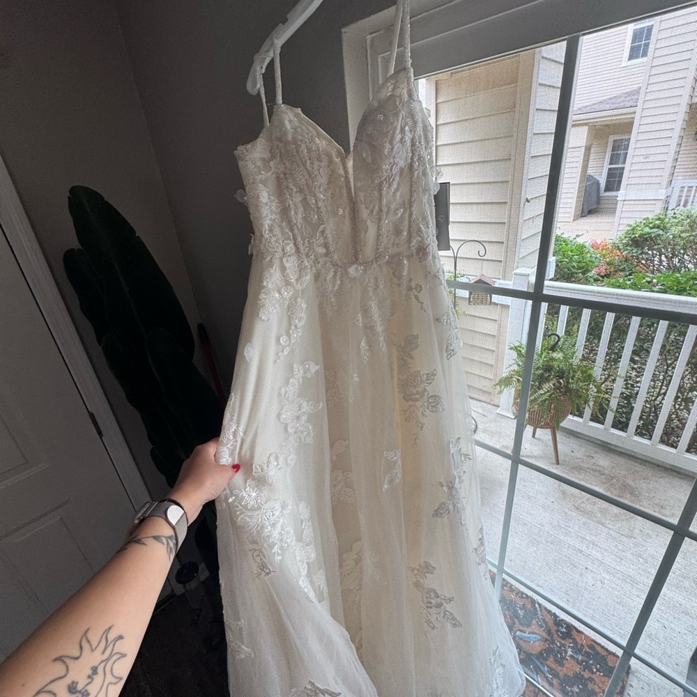 Oleg Cassini Ivory Wedding Dress